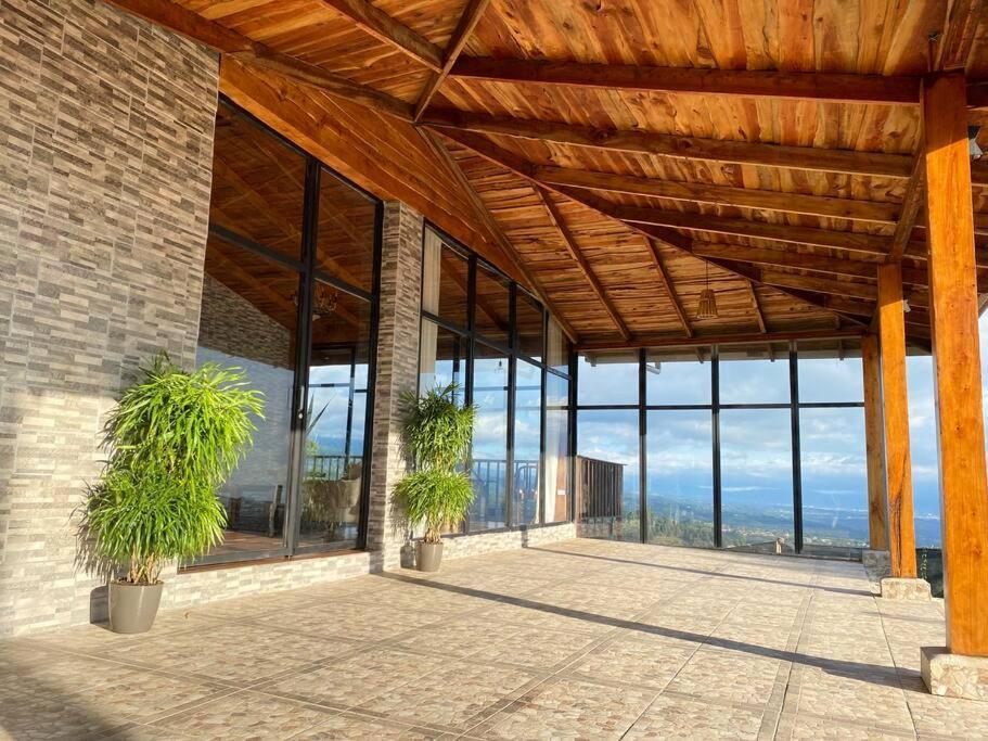 Astonishing View At Poas Volcano Slopes: Casa Lili Holiday home Grecia